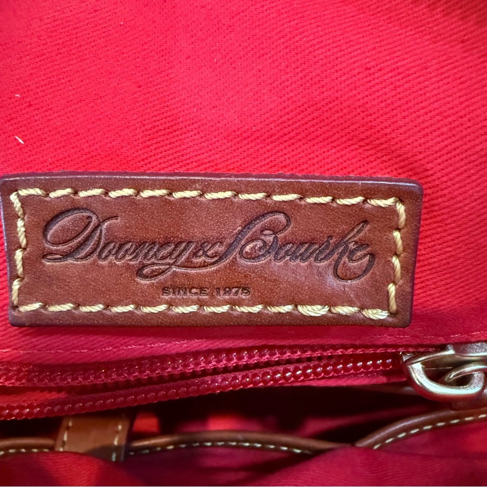 Dooney and Bourke Green Pebbled Grain Leather Bag - Picture 5 of 10